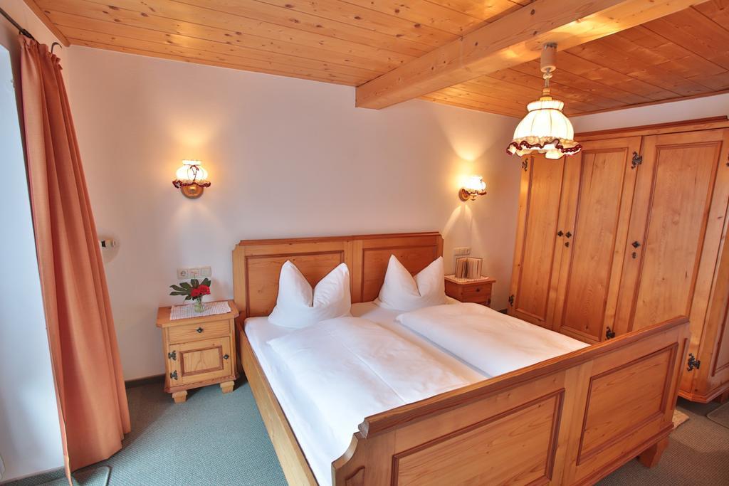 Berggasthaus Weingarten Ruhpolding Room photo